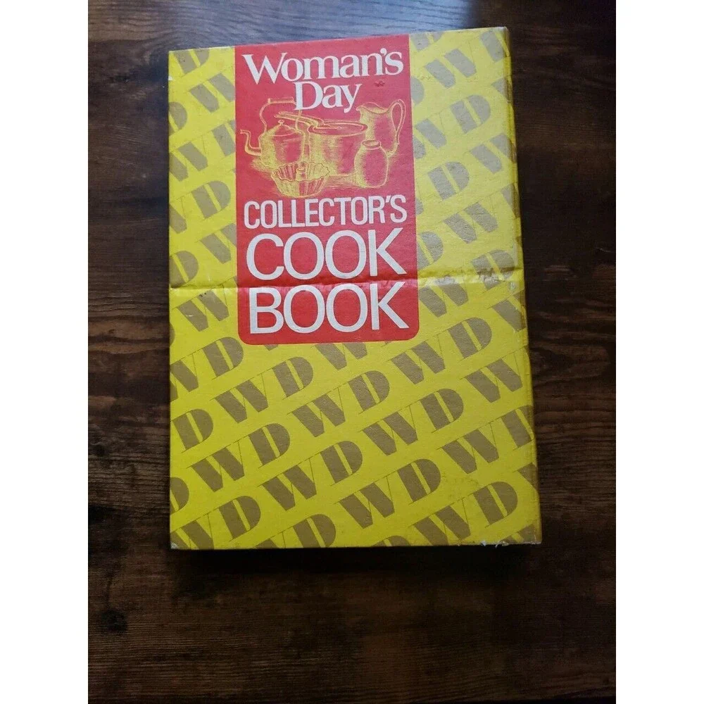 Woman's Day Collectors Cookbook VINTAGE 1970 Yellow Hardcover  Binder Ephemera